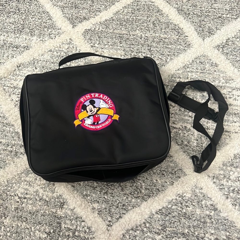 Disney Pin Trading Around the World carrying case with strap (12x14)